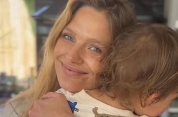 Hijo de Mayte Rodríguez se roba las miradas bailando en Brasil