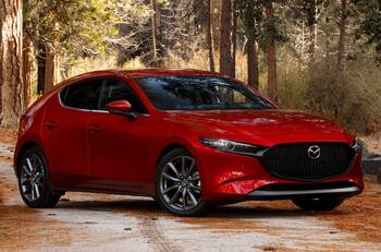 Sernac hace un llamado a revisión a dos importantes modelos de Mazda