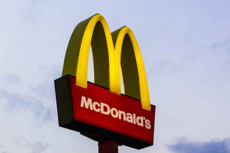 Mc Donald's está en busca de nuevos trabajadores, los que podrán desempeñarse en distintas sucursales de la RM.