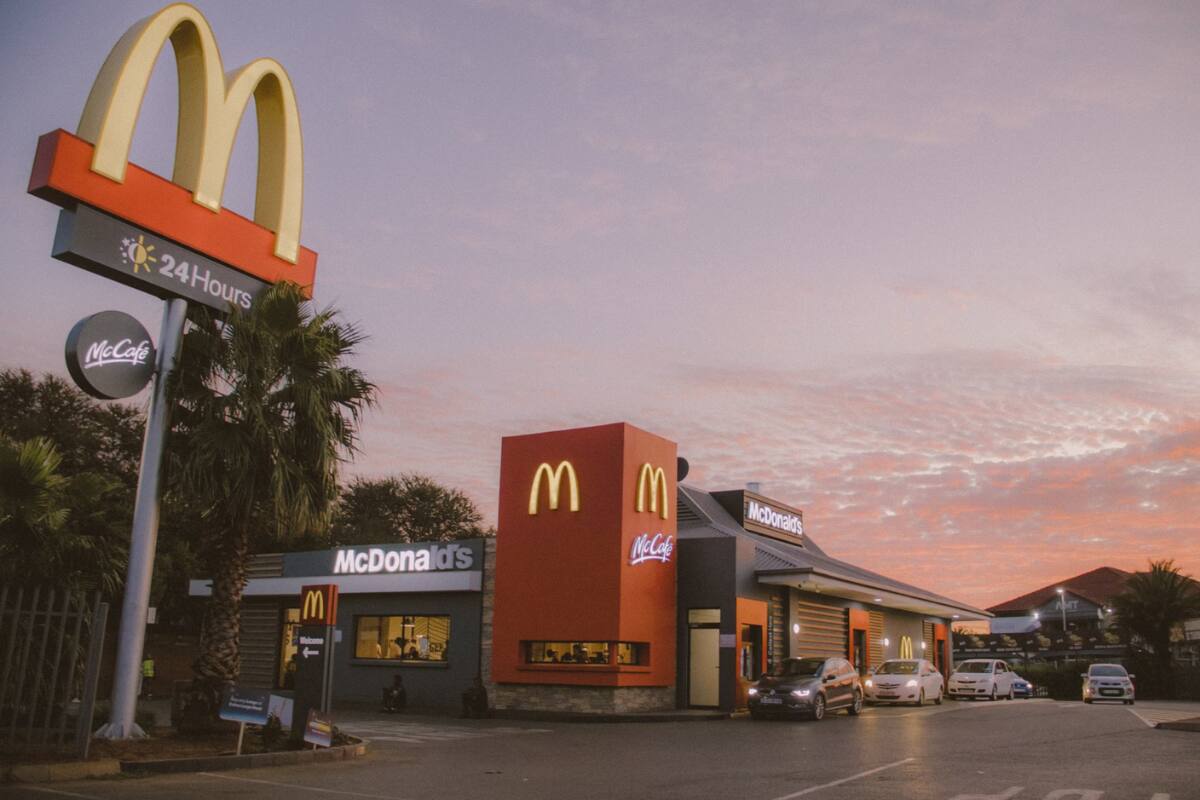 La cadena abrirá un nuevo local en Avenida Santa Rosa y busca trabajadores.