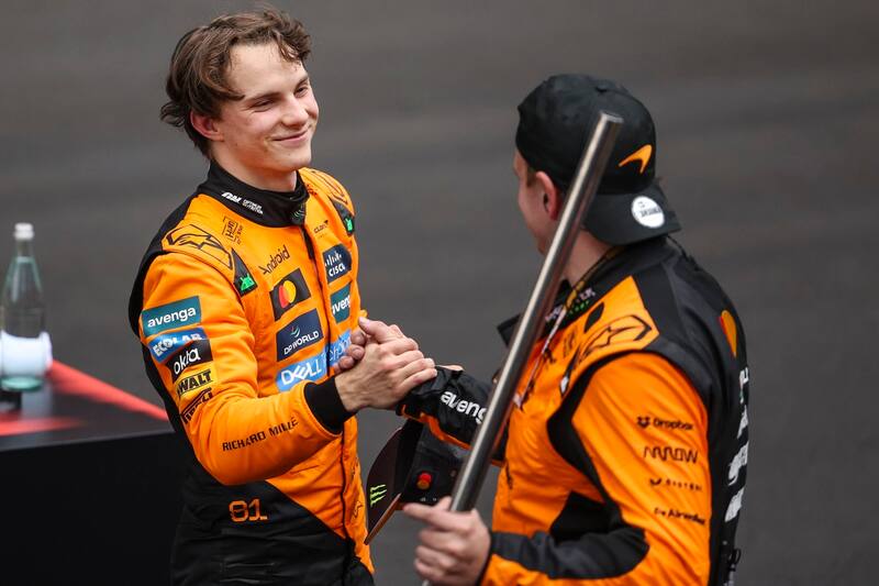 completó el 1-2 en el Gran Premio de China. EFE