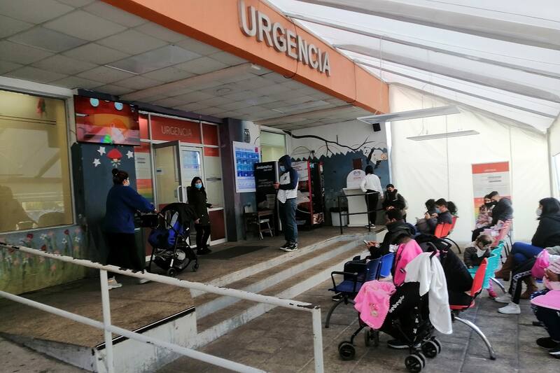 La niña llegó con problemas respiratorios a urgencias.