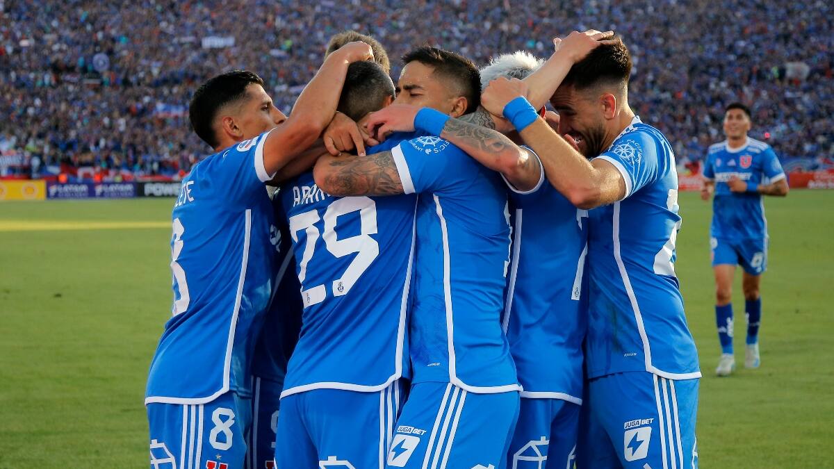 Horas clave: así van las negociaciones de la U para amarrar a sus 2 próximos refuerzos