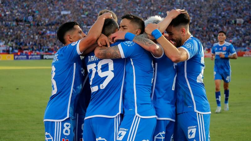 Horas clave: así van las negociaciones de la U para amarrar a sus 2 próximos refuerzos