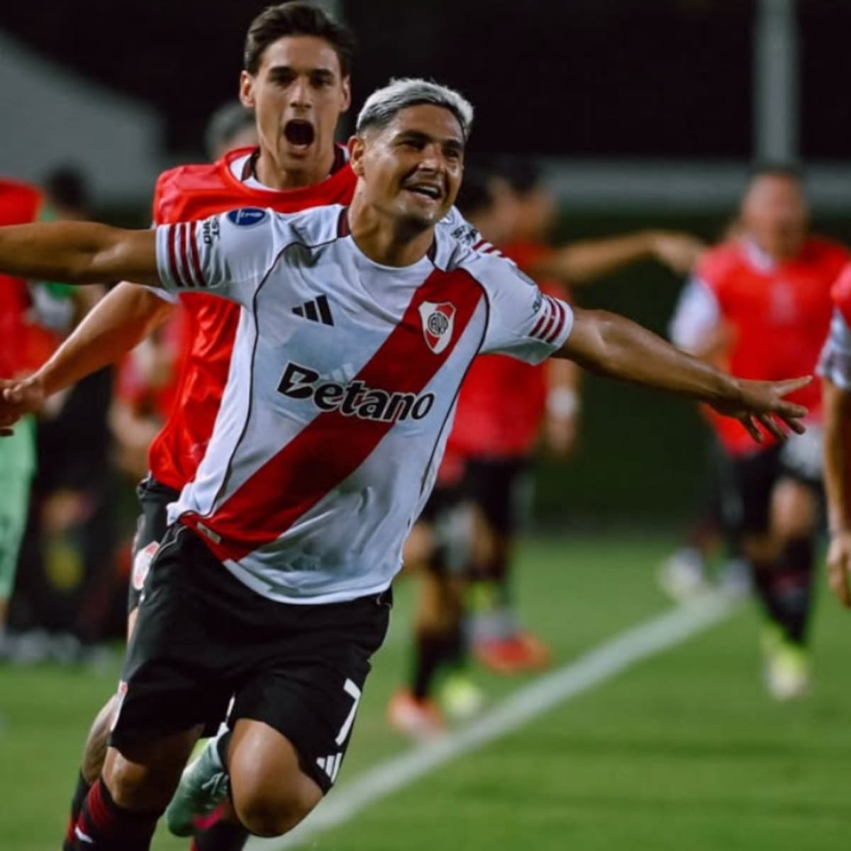 Maxi Salas podría volver al fútbol chileno: Palestino ya mueve fichas para concretar su regreso