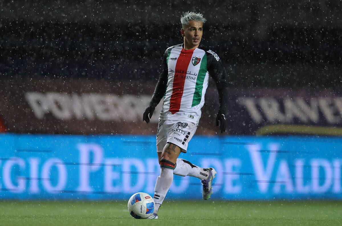 Figura del fútbol chileno seduce a la U: millonaria cláusula frena su llegada