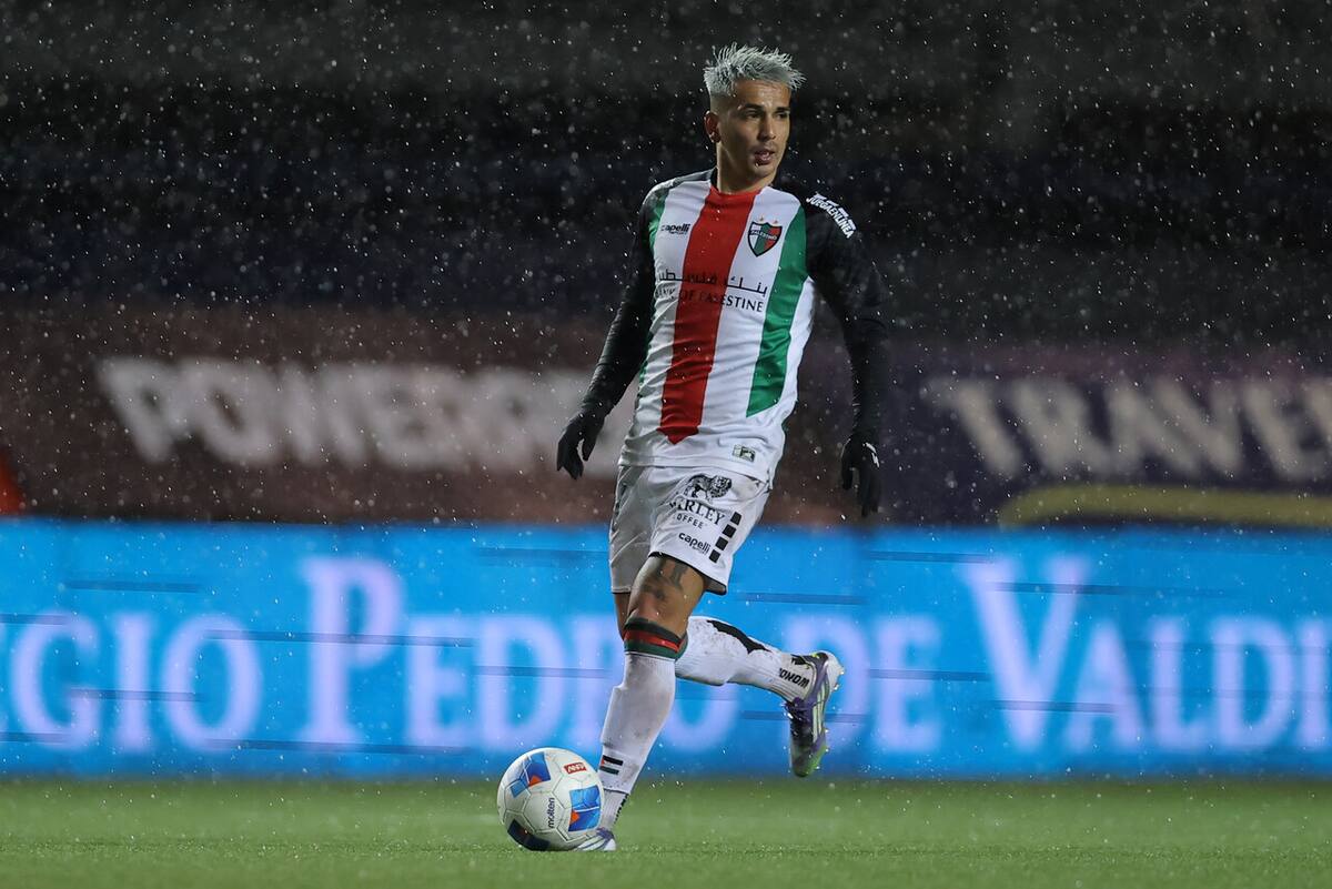 Figura del fútbol chileno seduce a la U: millonaria cláusula frena su llegada. Foto: Aton.