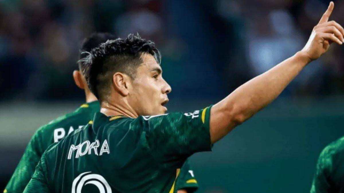 La desconocida cláusula que puede complicar el regreso de Felipe Mora a U. de Chile