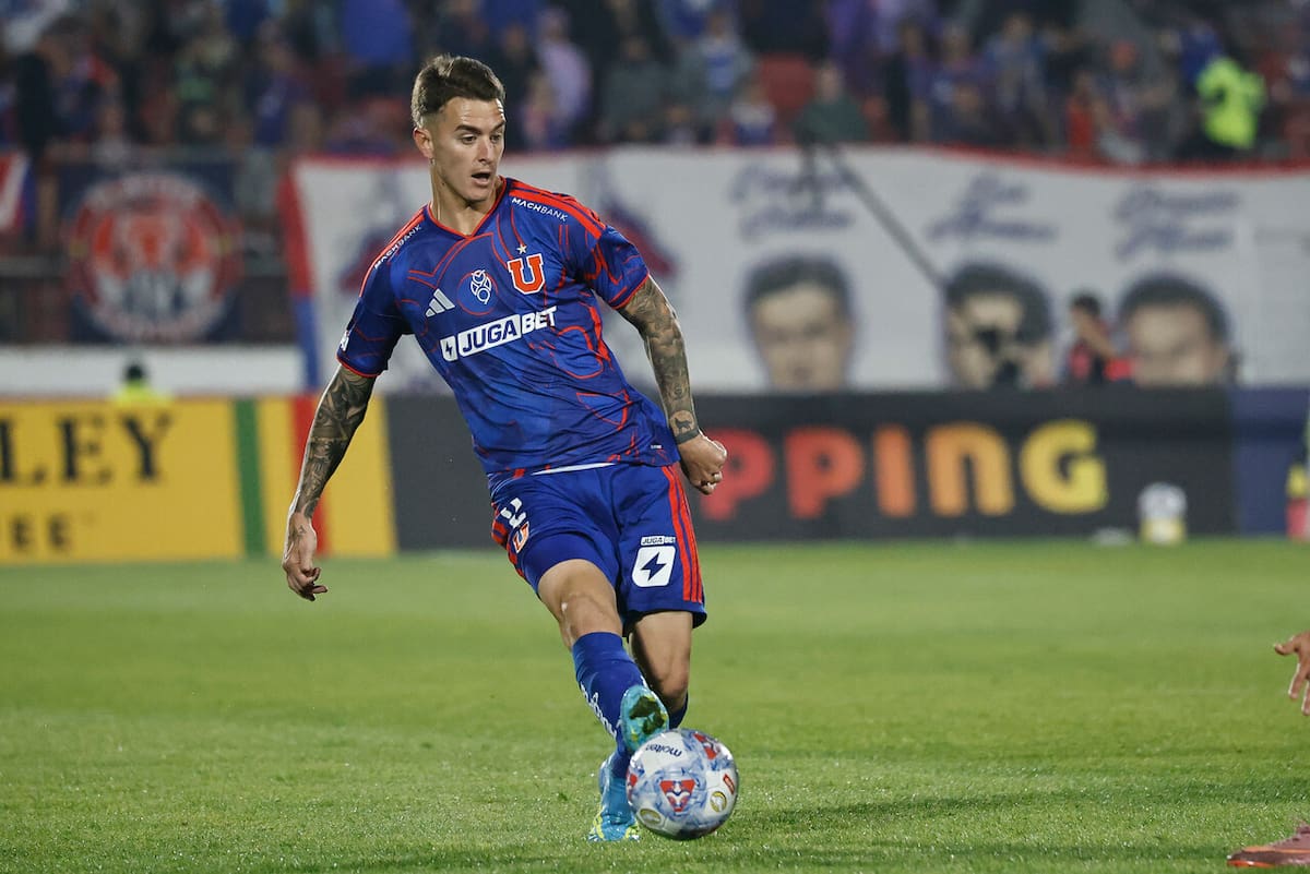 Gustavo Álvarez busca a Franco Calderón y podría sacarlo de Universidad de Chile. Foto: Aton.