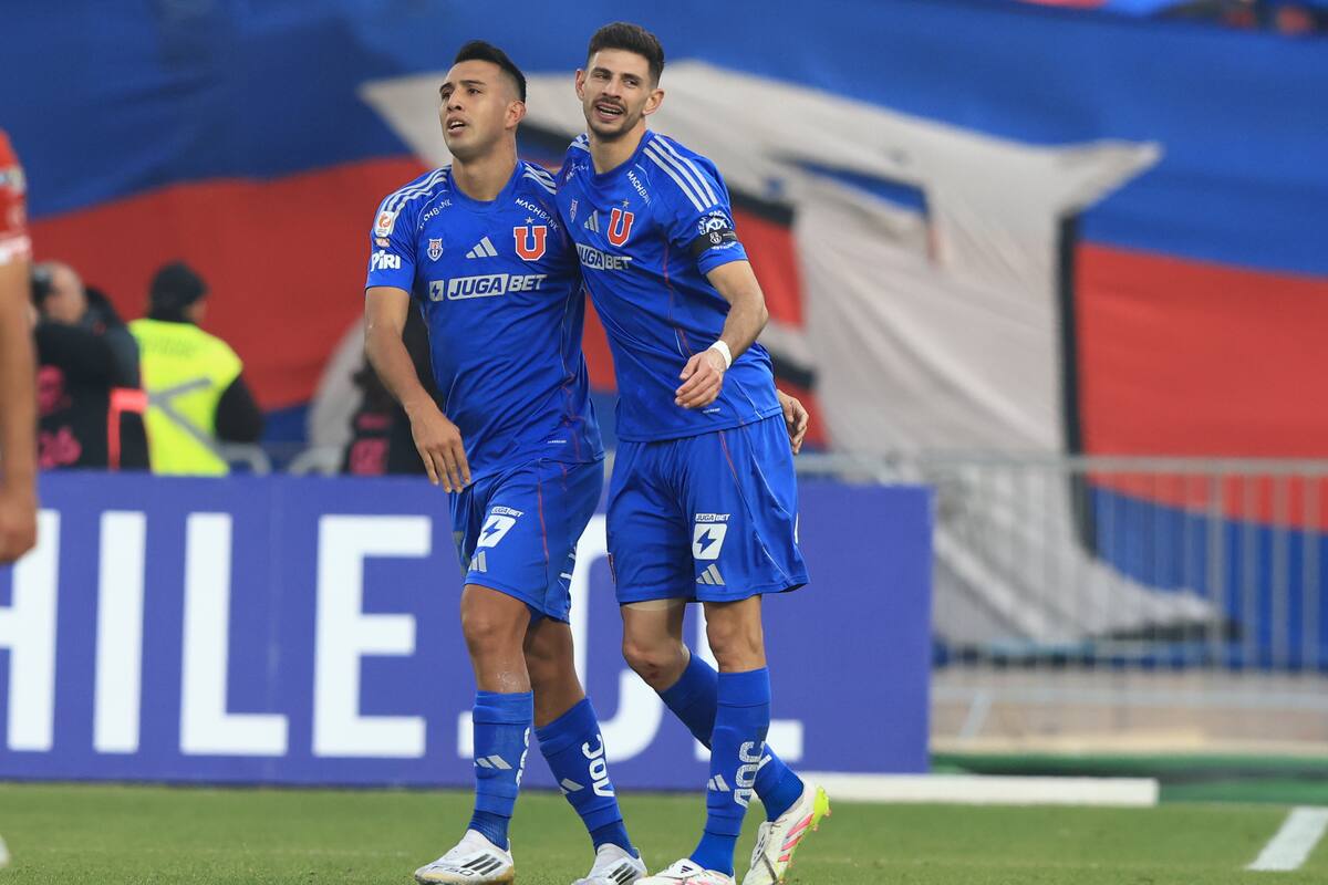 Goleador de la U recibe oferta de 3 años en Argentina y complica los planes de Gustavo Álvarez.