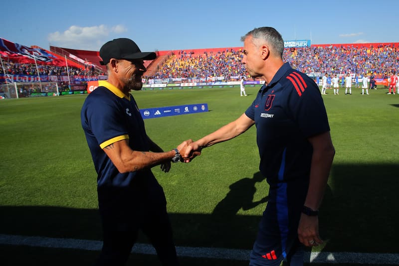 Representante reveló tener cerrado al nuevo DT de la U y adelantó que llegaría con su primer refuerzo. Foto: Aton.