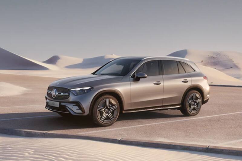 es una SUV todoterreno de lujo.