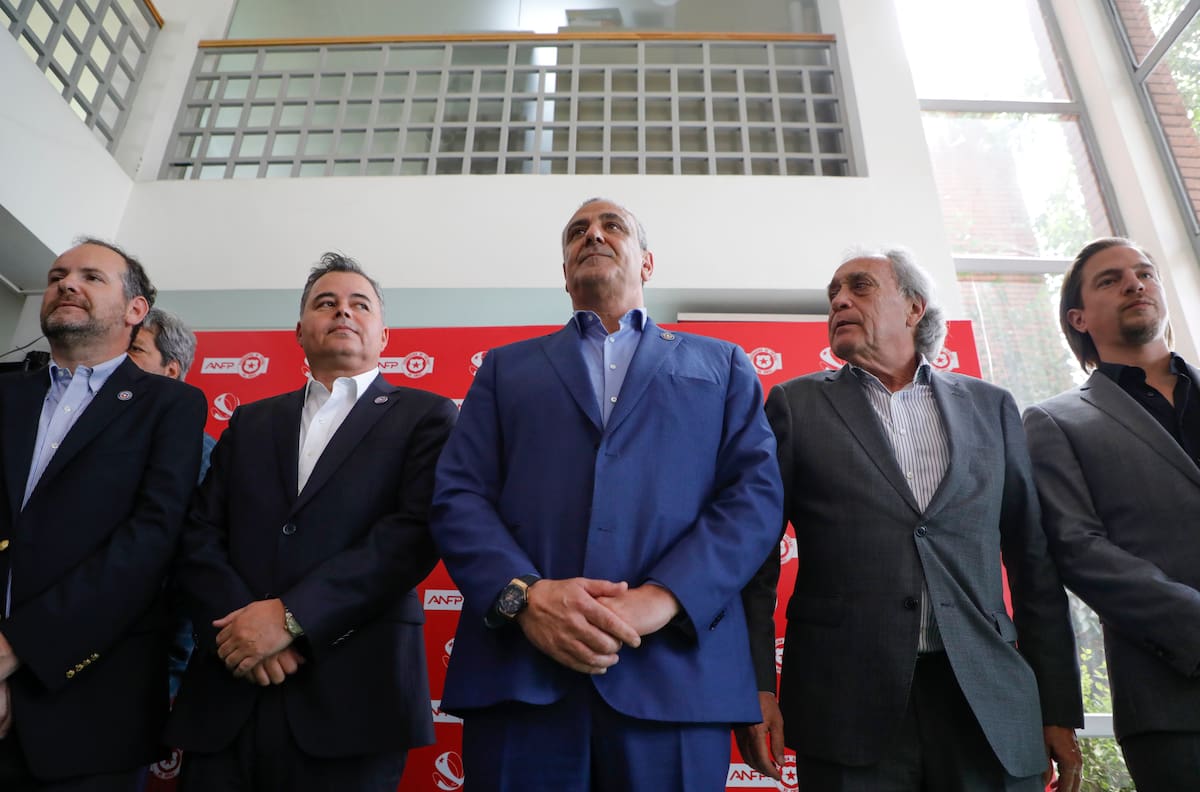Lejanos, pero crecientes: se escuchan ruidos de sables en la ANFP