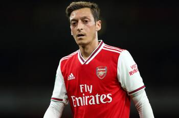 VIDEO | Irreconocible: el impresionante cambio físico de Mesut Ozil tras su retiro del fútbol