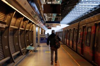 Metro de Santiago: ¿A qué hora abre y cierra este domingo 2 de abril?
