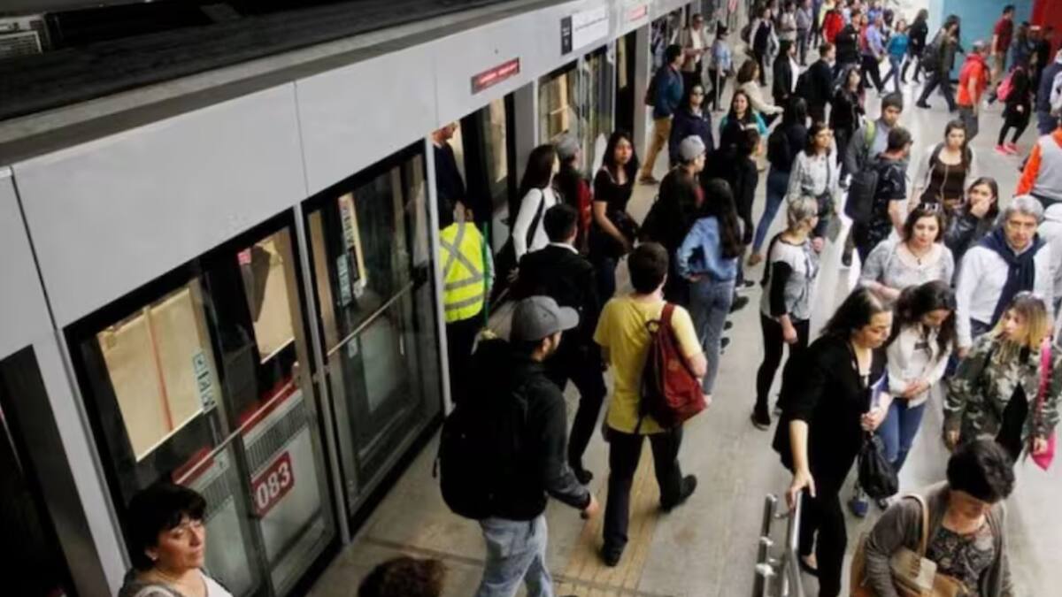 En miras al súper lunes: Metro de Santiago inaugurará primeras puertas de andén en Línea 1