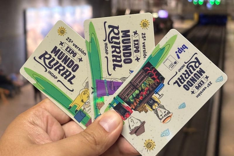 Estos son los tres nuevos diseños que lanzó la entidad previo a la realización de la fiesta de campo más grande de Chile.
Créditos: Metro de Santiago.
