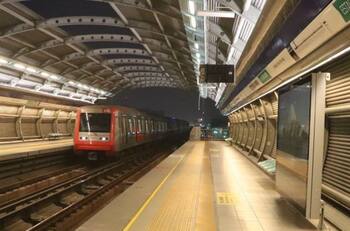 Metro de Santiago logra reestablecer servicio en la Línea 1