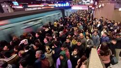 A esta hora: Así funciona el transporte público en la Región Metropolitana ante intenso sistema frontal
