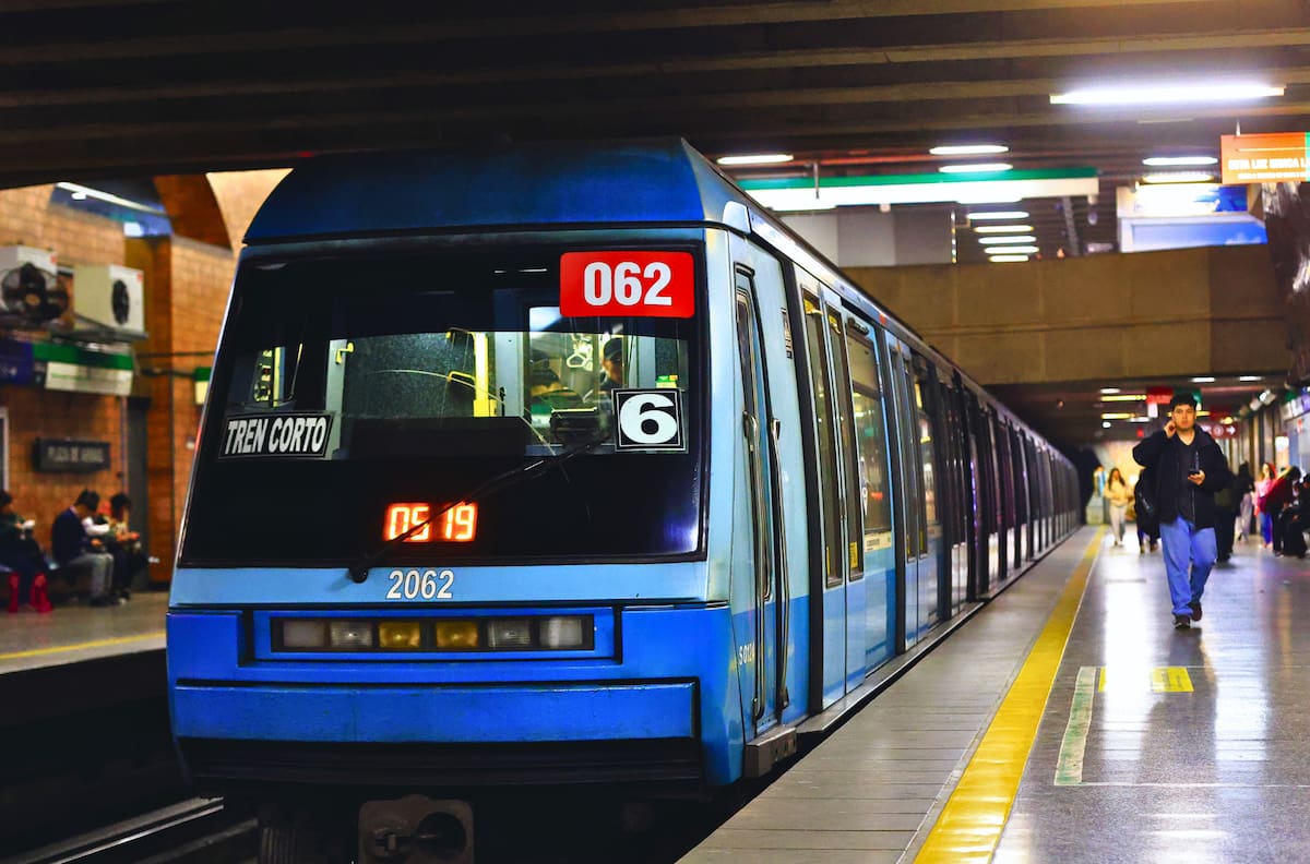 Metro de Santiago anuncia el cierre temporal de 5 estaciones de servicio en Línea 2