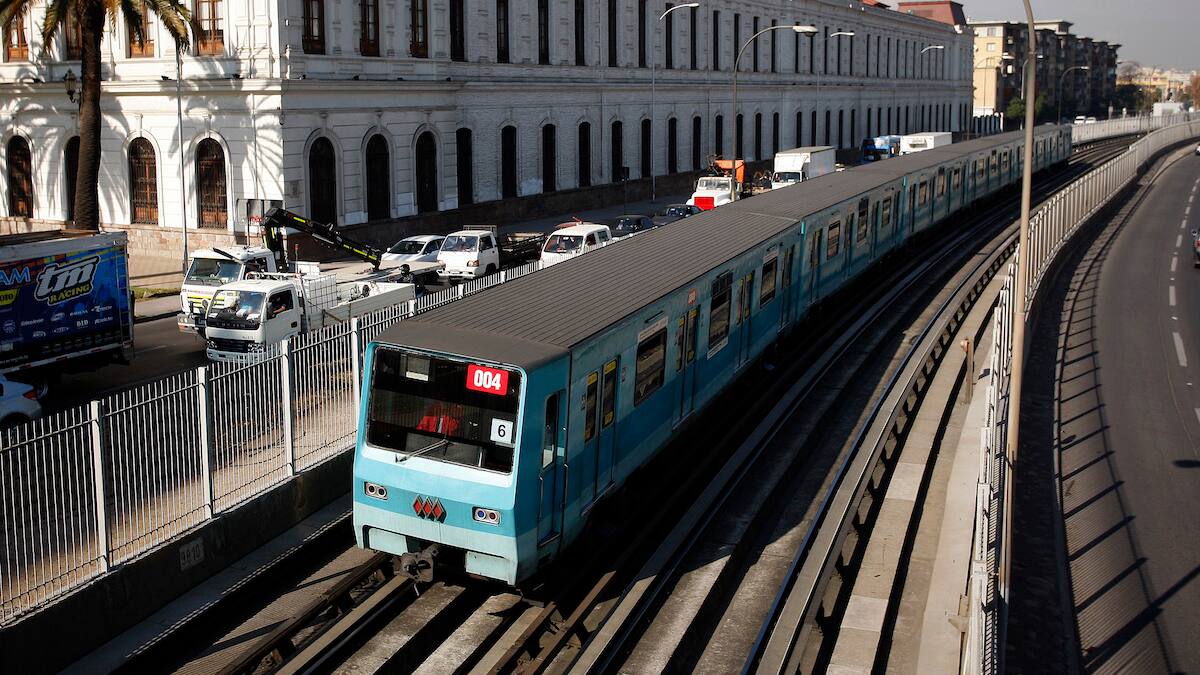 Horario de apertura y cierre del Metro de Santiago para el fin de semana largo del 31 de octubre