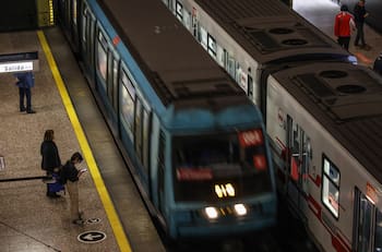Metro de Santiago reabre tres estaciones en Línea 1 tras cierre imprevisto este lunes 3 de noviembre