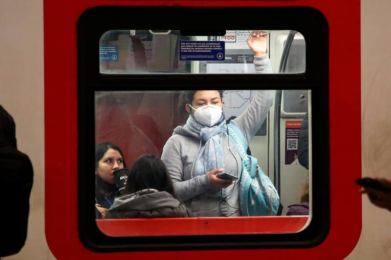 Metro durante desconfinamiento de Santiago