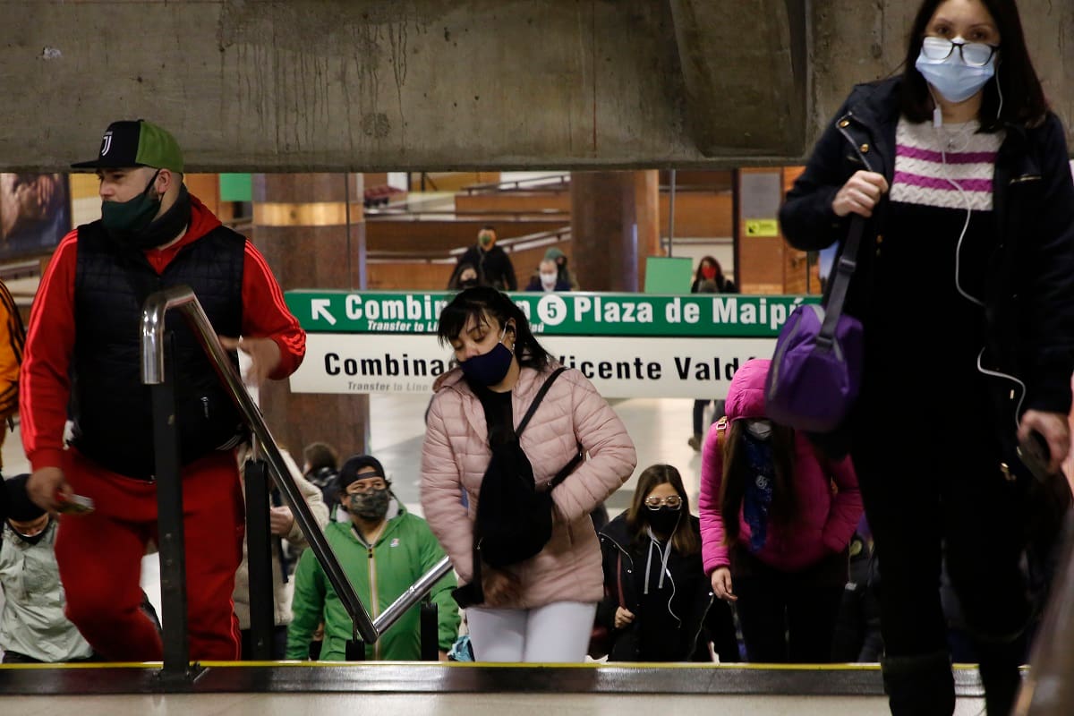 Santiago, 17 de agosto 2020
Metro de Santiago durante su primer dia de desconfinamiento por pandemia de coronavirus.
Marcelo Hernandez/Aton Chile