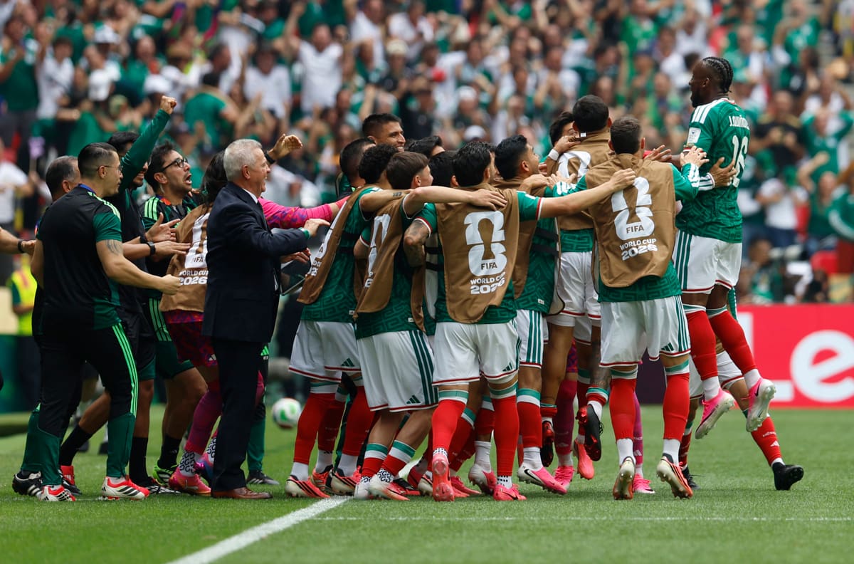 “Se muere el fútbol”: Hinchas explotan contra el “cooling break” en el Mundial