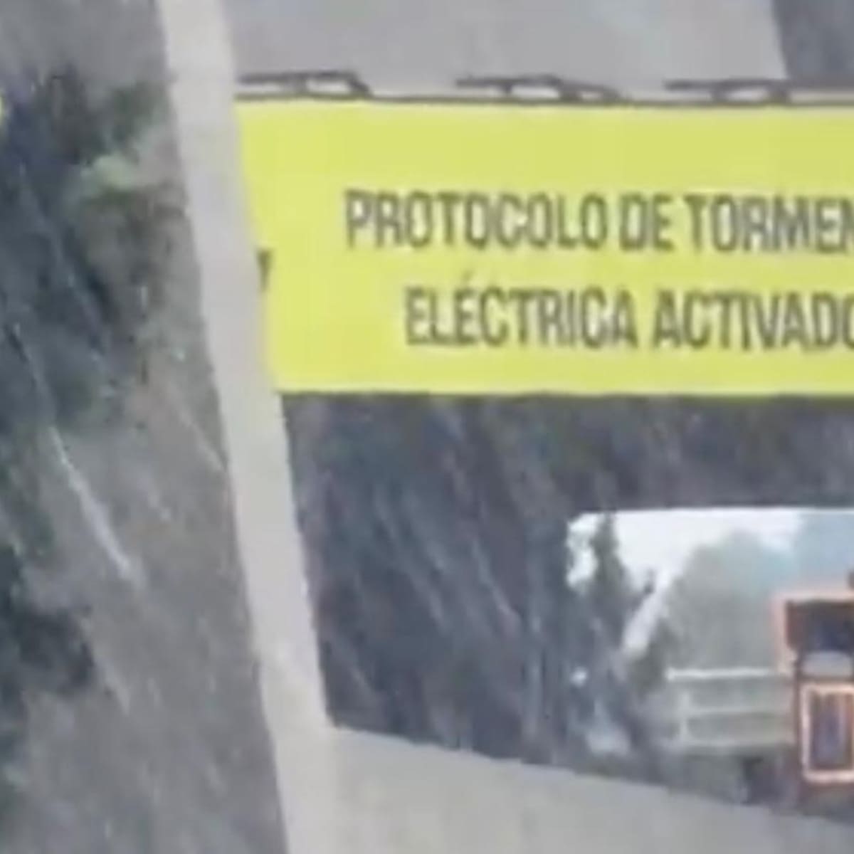 VIDEO | Partido atrasado: esta fue la lluvia que obligó a posponer el duelo de México vs. Inglaterra