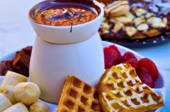 Todo el fondue que quieras por 2 horas: Este tenedor libre es perfecto para endulzar las vacaciones en Santiago