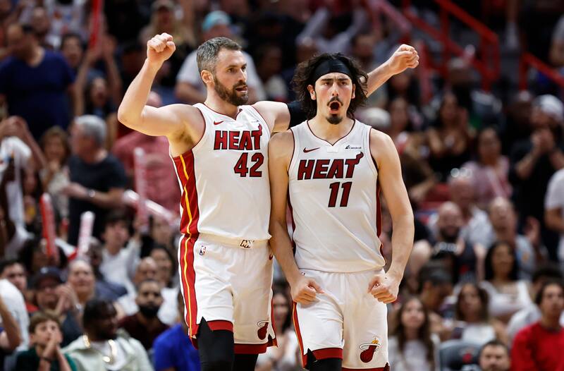 Miami Heat derrotó a los Chicago Bulls y se clasificó a los Playoffs. Foto: EFE/ Rhona Wise