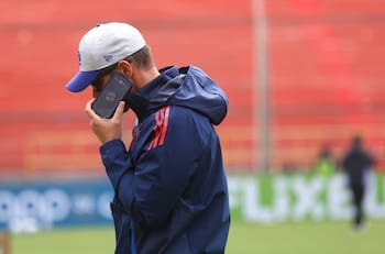 Los plazos que agobian a Michael Clark para seguir en la presidencia de la U