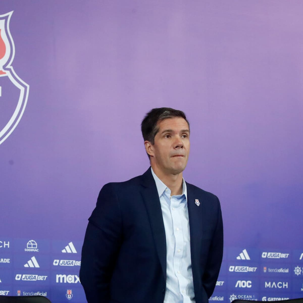 Clark renunció, pero no se despide de Azul Azul: embargo accionario, la deuda millonaria y lo que sigue para la U