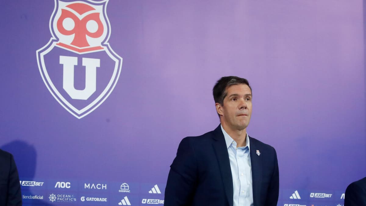 Clark renunció, pero no se despide de Azul Azul: embargo accionario, la deuda millonaria y lo que sigue para la U