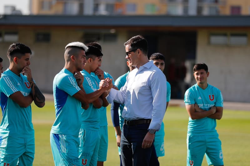 con el plantel de la U.