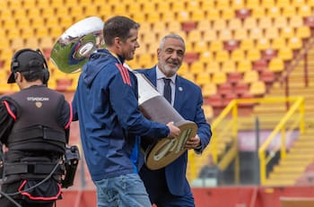 “He conversado con Michael Clark varias veces, lamentablemente me he dado cuenta que sabe poco de fútbol”