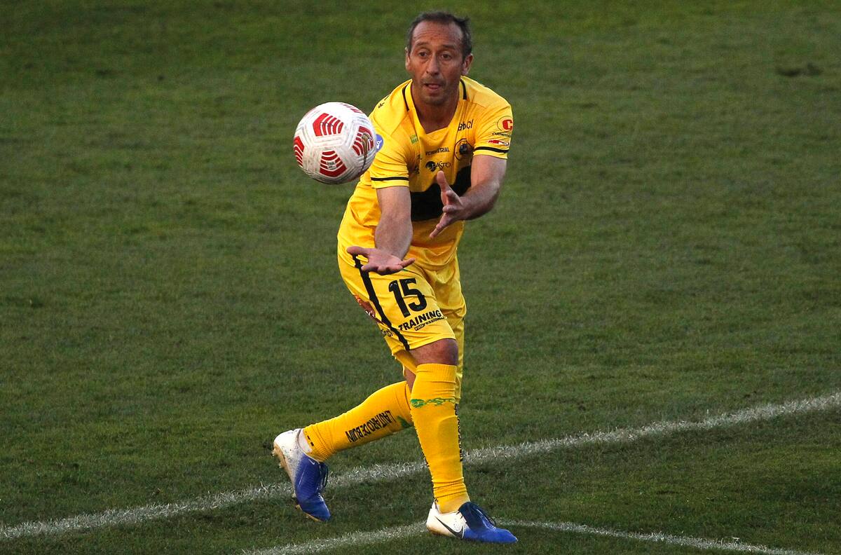 Jugó en Colo Colo y la UC, se retiró y ahora fue anunciado como nuevo DT de este quipo