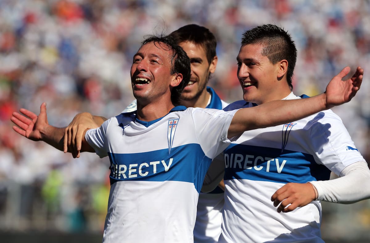 El exfutbolista en su paso por la UC. Foto: Agencia Aton.