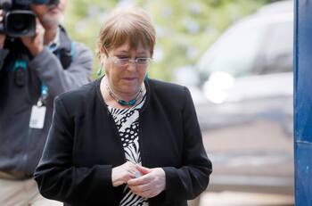 “Deben ser otros los que asuman el desafío”: Michelle Bachelet se retira de la carrera presidencial