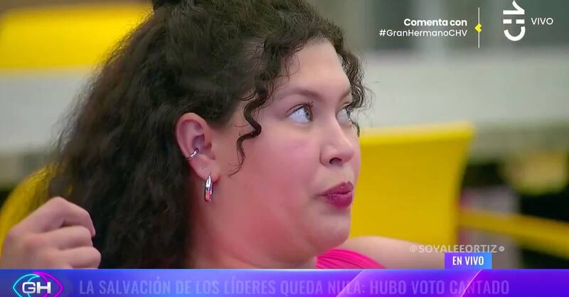 Michelle Carvalho se fue en picada contra Pedro Astorga.