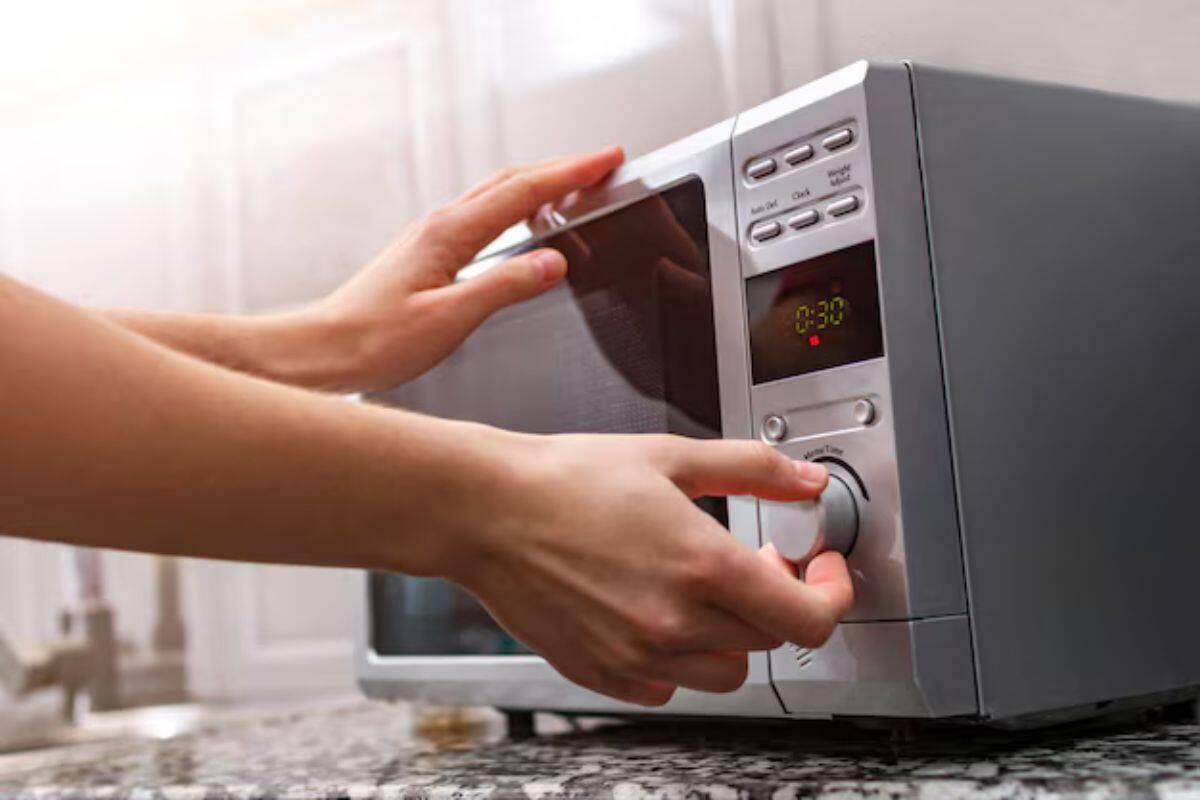 Estos son los 8 alimentos que nunca debes meter a este artefacto, según los expertos.