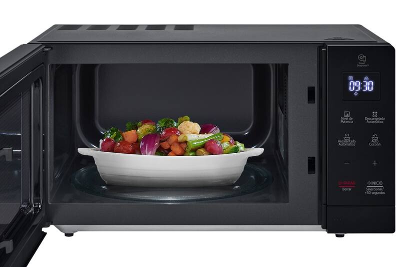 El electrodoméstico cuenta con un diseño Easy Clean para una limpieza más sencilla.