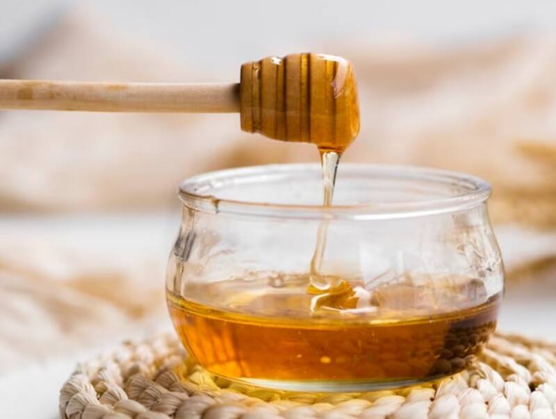 La miel es uno de los endulzantes naturales más recomendables. Créditos: Freepik