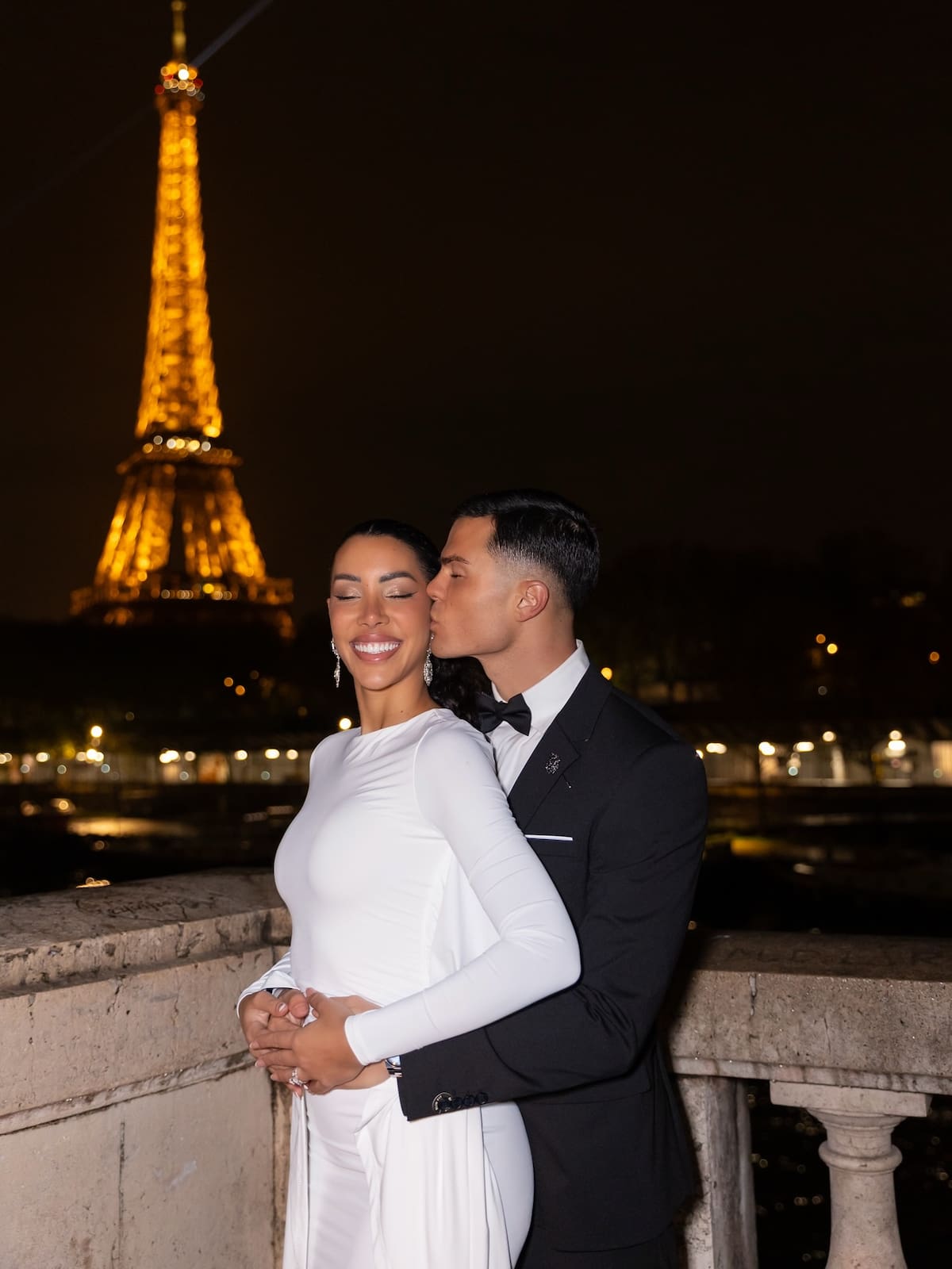Junto a su novia en Francia. Foto: Instagram.