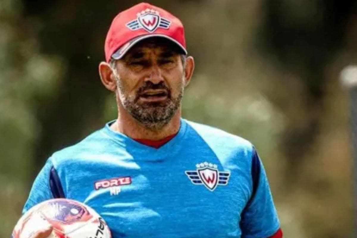 El entrenador chileno en su paso por Jorge Wilstermann de Cochabamba.