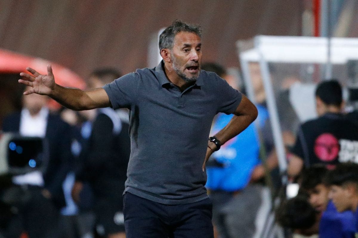 está a un paso de ser el nuevo entrenador de Ñublense de Chillán. Foto: Agencia Aton.
