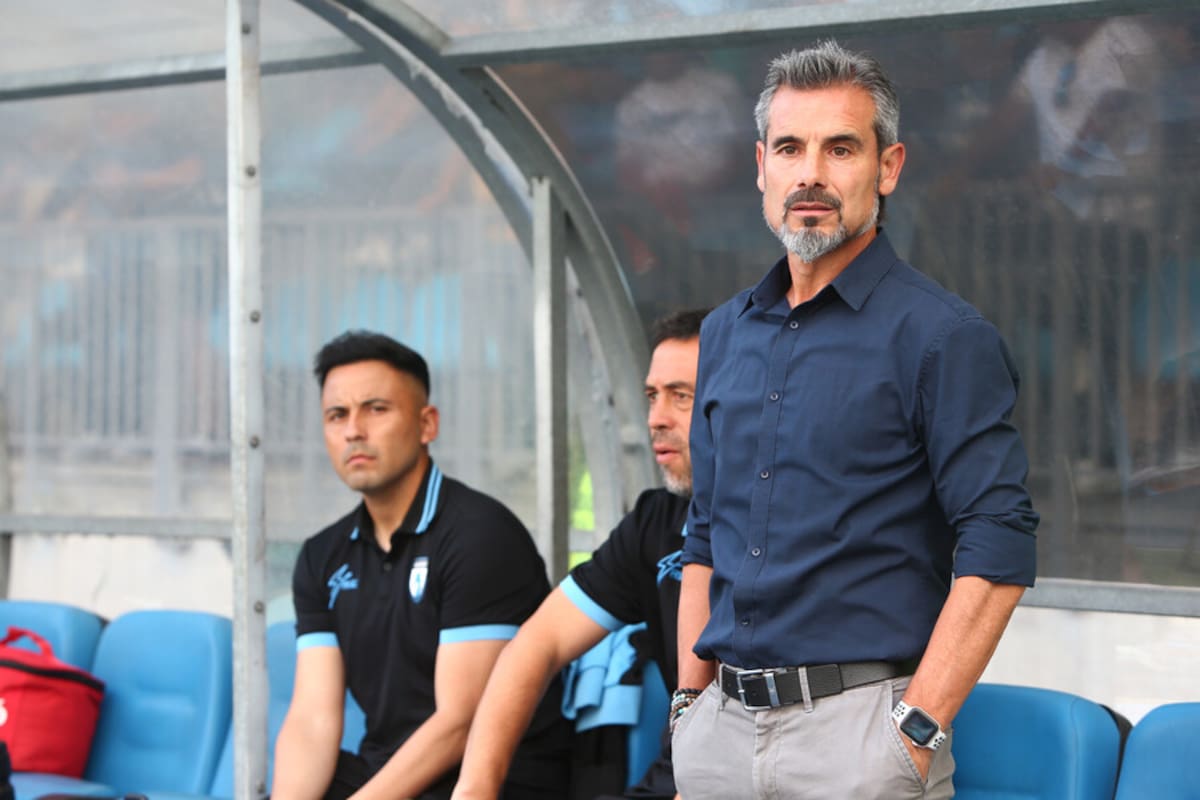 Miguel Ramírez renovó en Iquique y ya piensa en la conformación del plantel 2025. Foto: Agencia Aton.