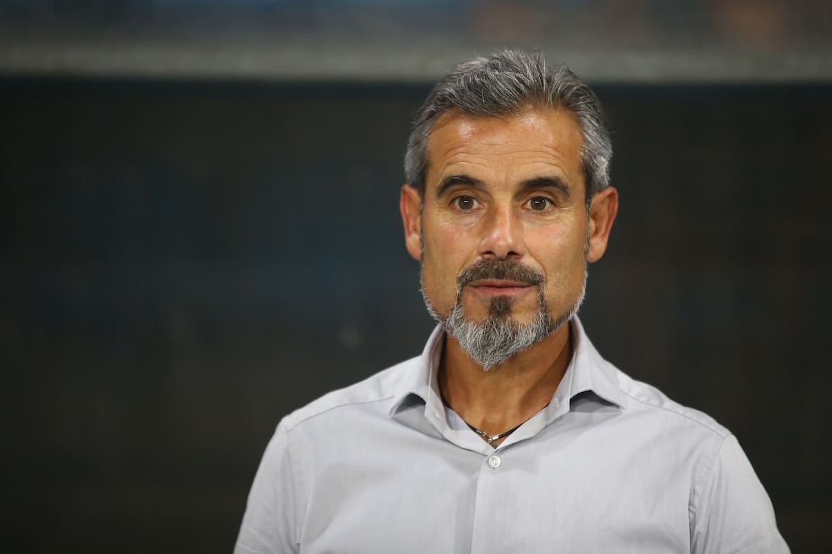 El DT de los Dragones Celestes se quedó sin preparador físico. Foto: Photosport