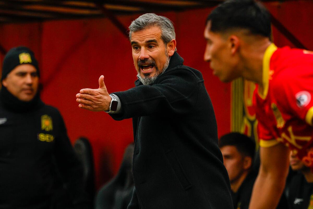 El estratega pide refuerzo para los Hispanos. Foto: Aton